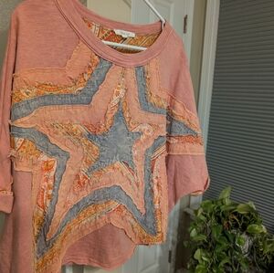 Oli & Hali ❤️ Heart  top L NWOT